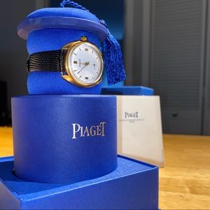Gold Piaget Watch Unisex
